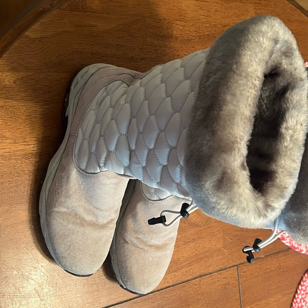 Women's Quilted L.L. Bean Winter Boots - Picture 9 of 11